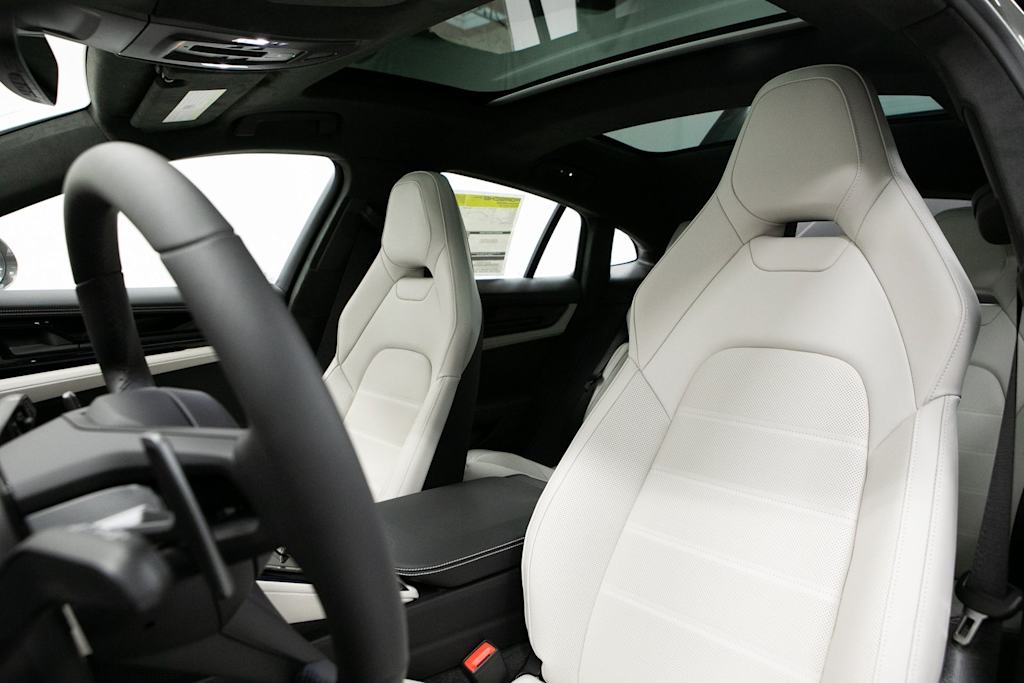 Thumbnail: 2026 Porsche Panamera - 9