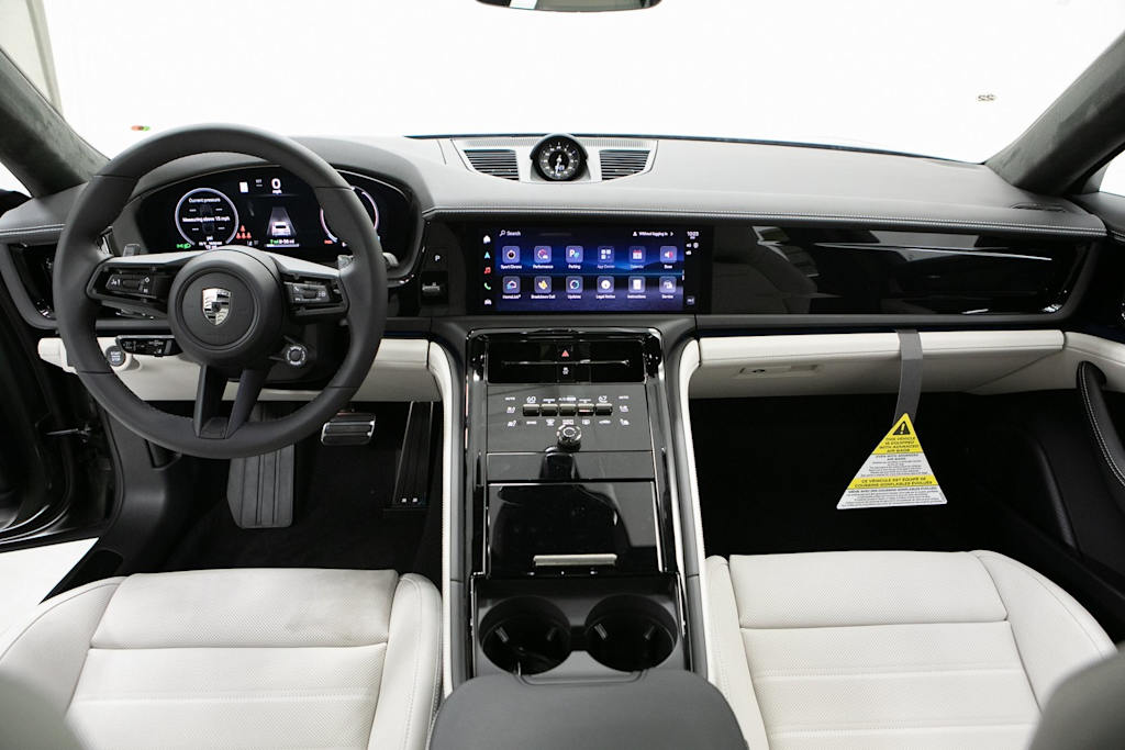 Thumbnail: 2026 Porsche Panamera - 8