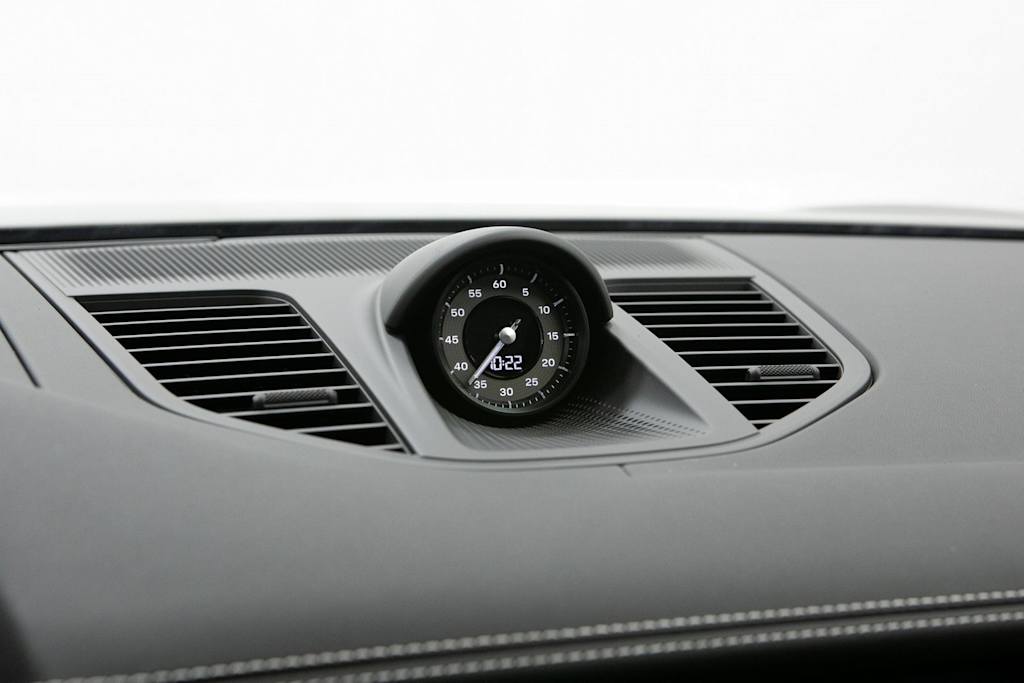 Thumbnail: 2026 Porsche Panamera - 28