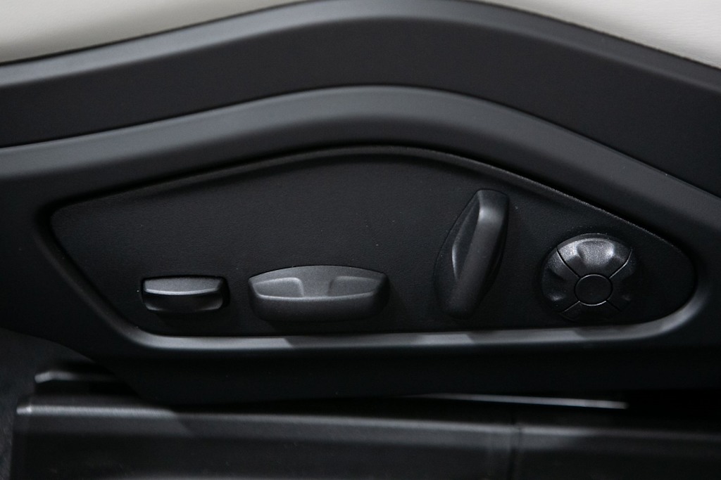 Thumbnail: 2026 Porsche Panamera - 22