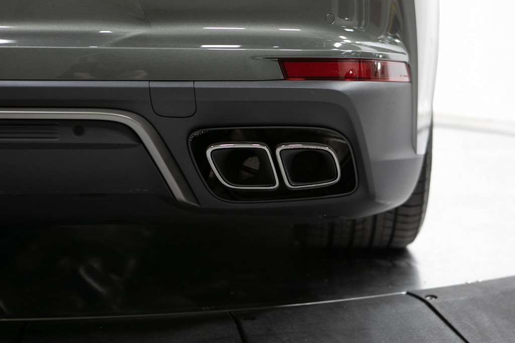 Thumbnail: 2026 Porsche Panamera - 36