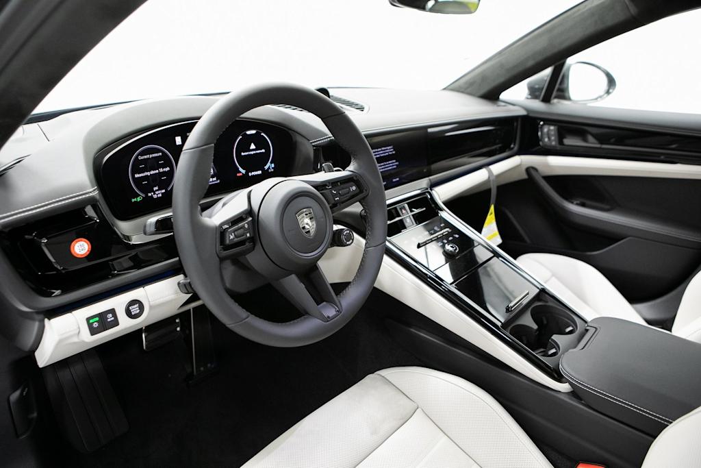 Thumbnail: 2026 Porsche Panamera - 2