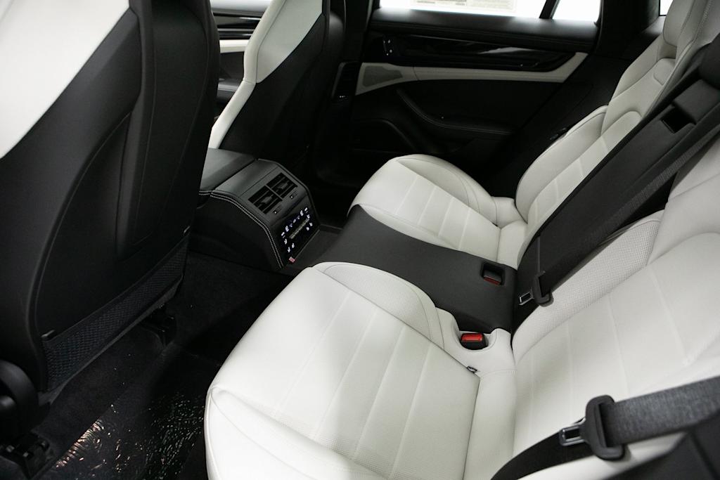 Thumbnail: 2026 Porsche Panamera - 11