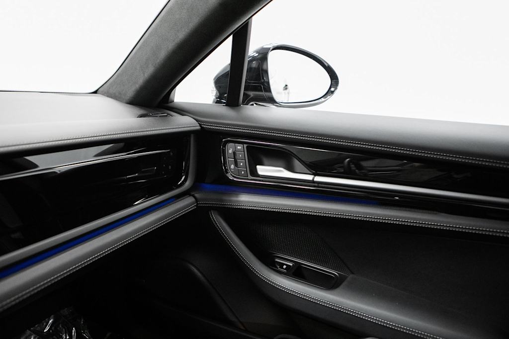 Thumbnail: 2025 Porsche Panamera - 34