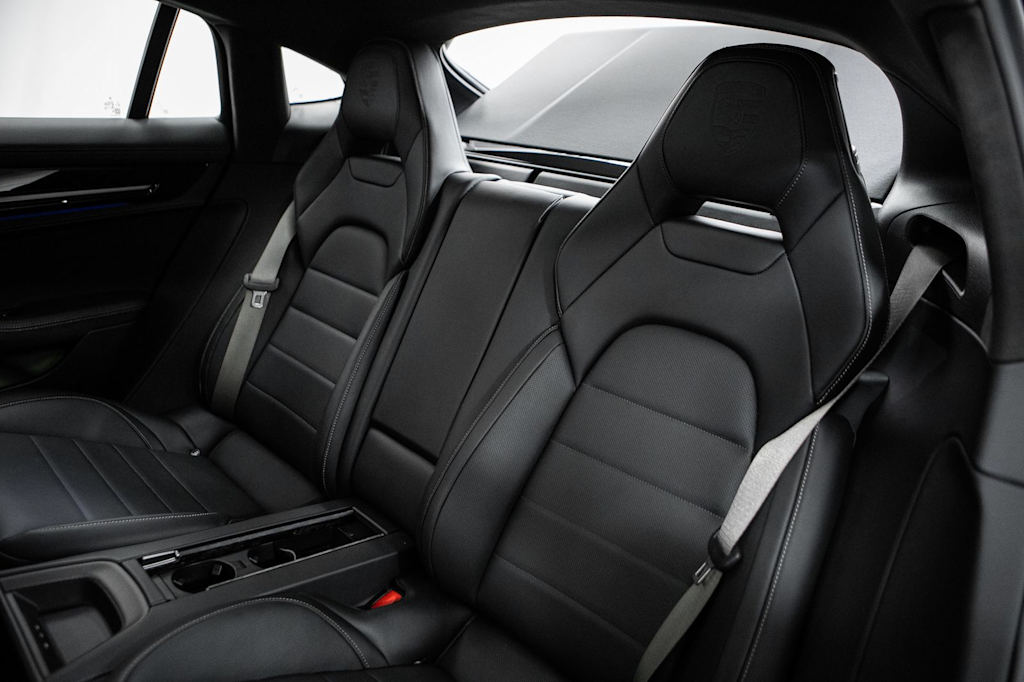 Thumbnail: 2025 Porsche Panamera - 9