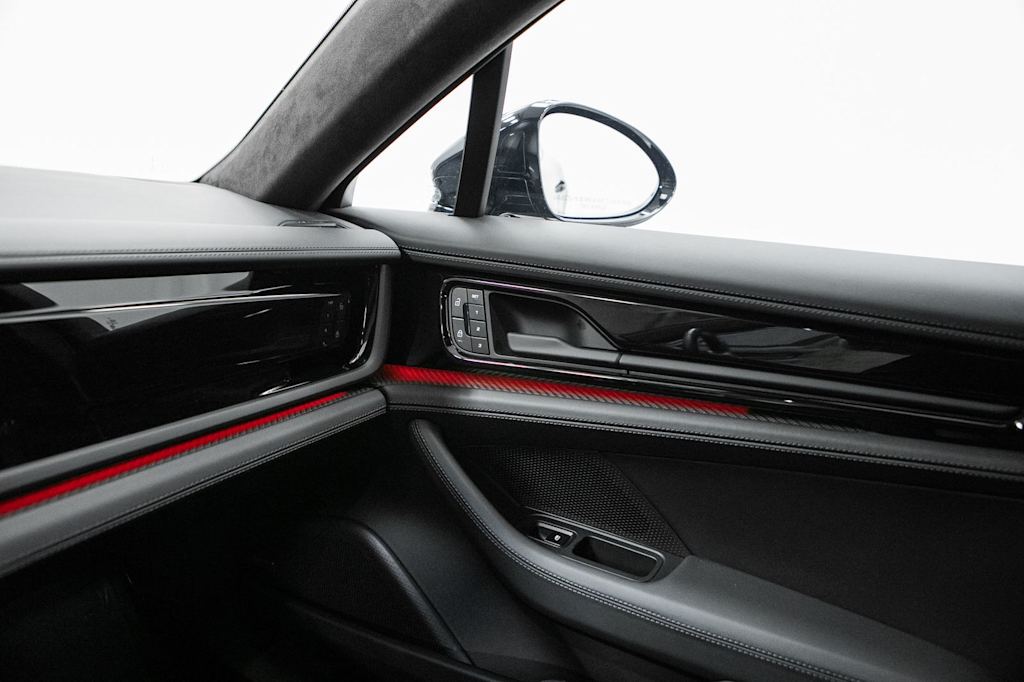 Thumbnail: 2025 Porsche Panamera - 32