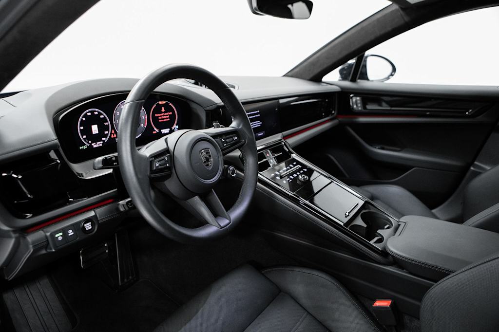 Thumbnail: 2025 Porsche Panamera - 2