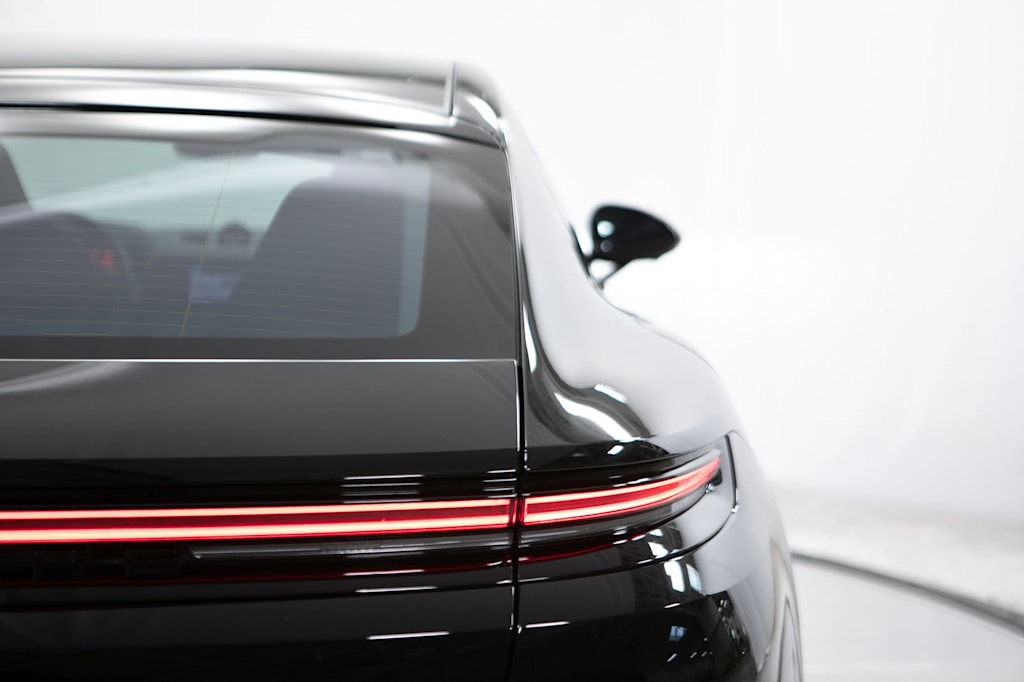 Thumbnail: 2025 Porsche Panamera - 25