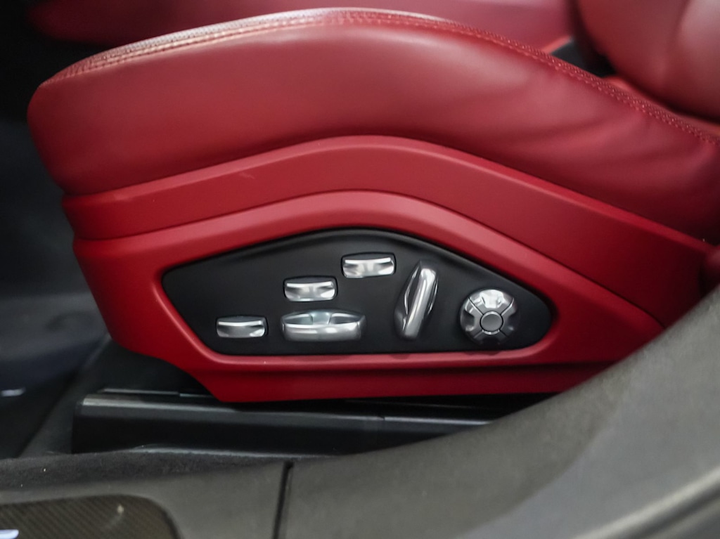 Thumbnail: 2020 Porsche Panamera - 24