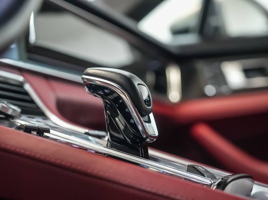 Thumbnail: 2020 Porsche Panamera - 25