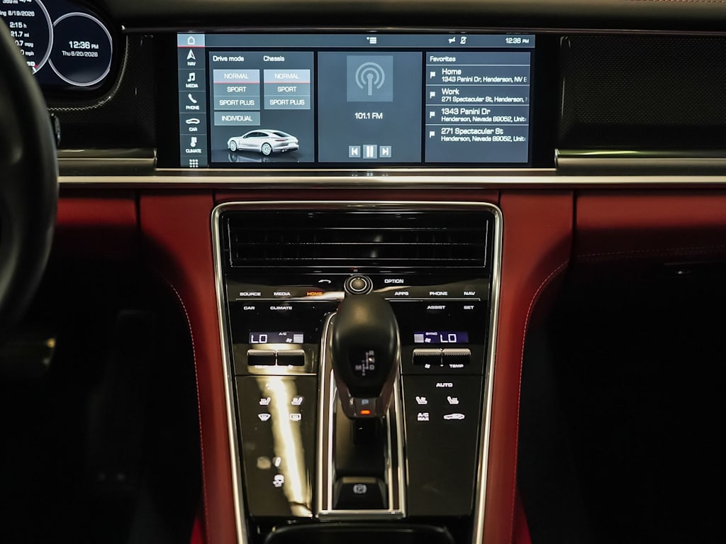Thumbnail: 2020 Porsche Panamera - 19