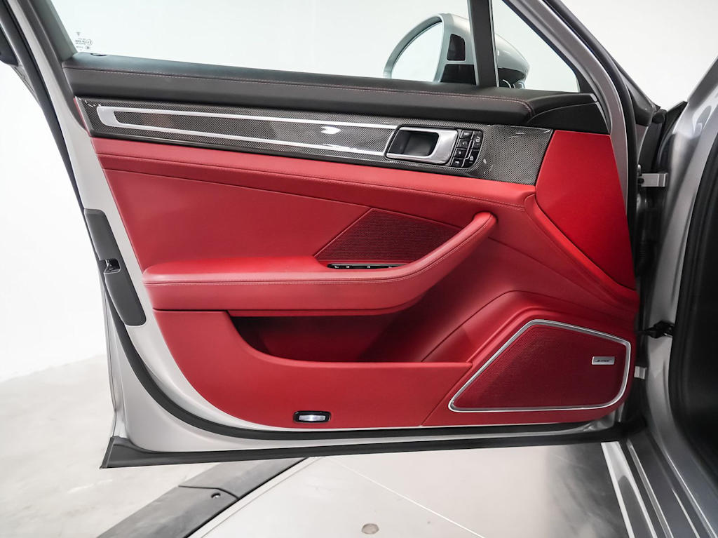 Thumbnail: 2020 Porsche Panamera - 23