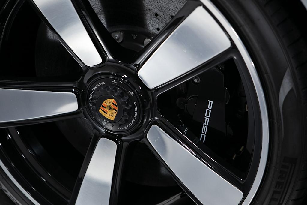 Thumbnail: 2023 Porsche 911 - 10