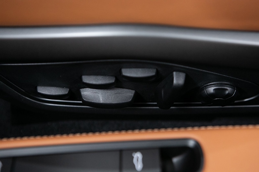 Thumbnail: 2023 Porsche 911 - 16