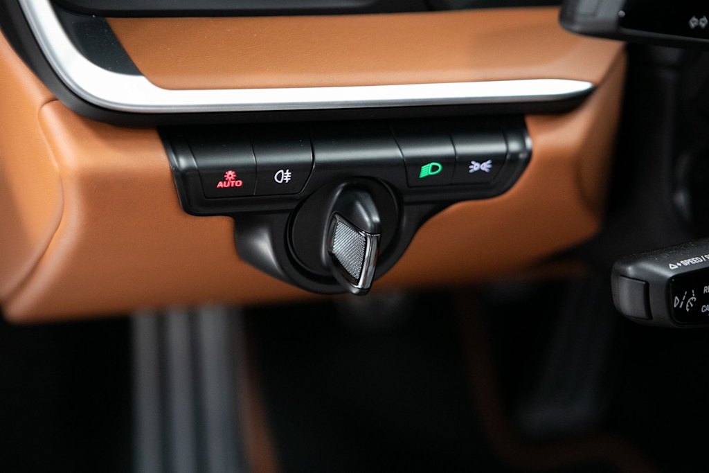 Thumbnail: 2023 Porsche 911 - 18