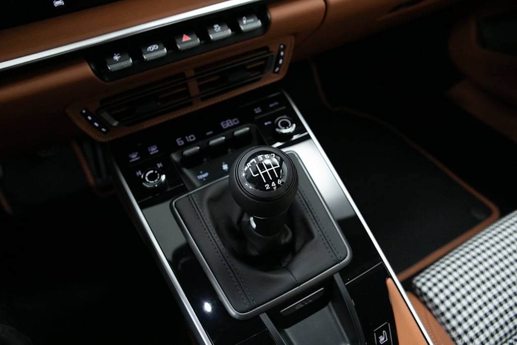 Thumbnail: 2023 Porsche 911 - 22