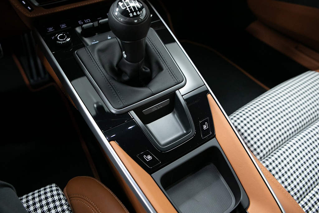 Thumbnail: 2023 Porsche 911 - 24