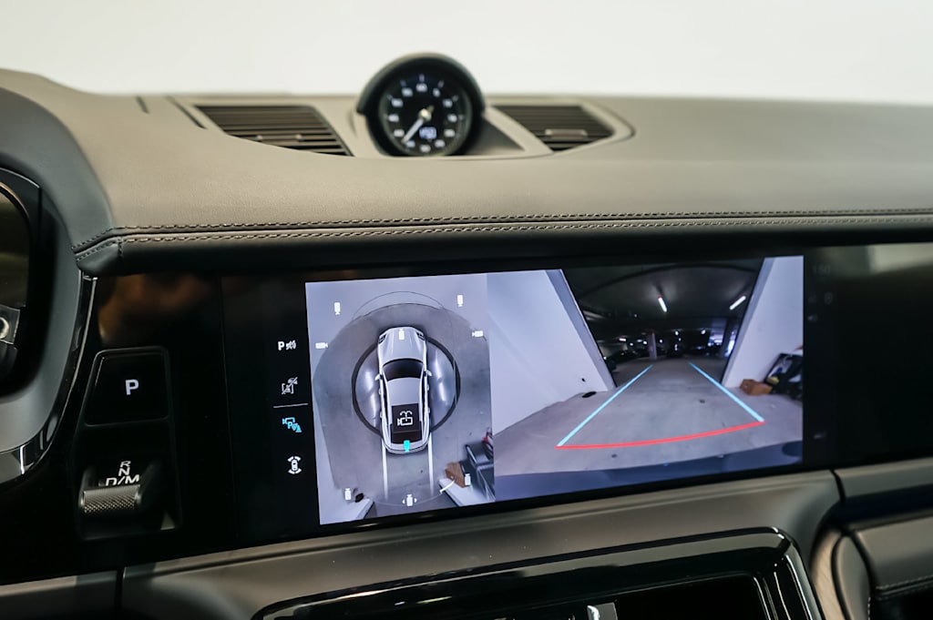 Thumbnail: 2026 Porsche Panamera - 32