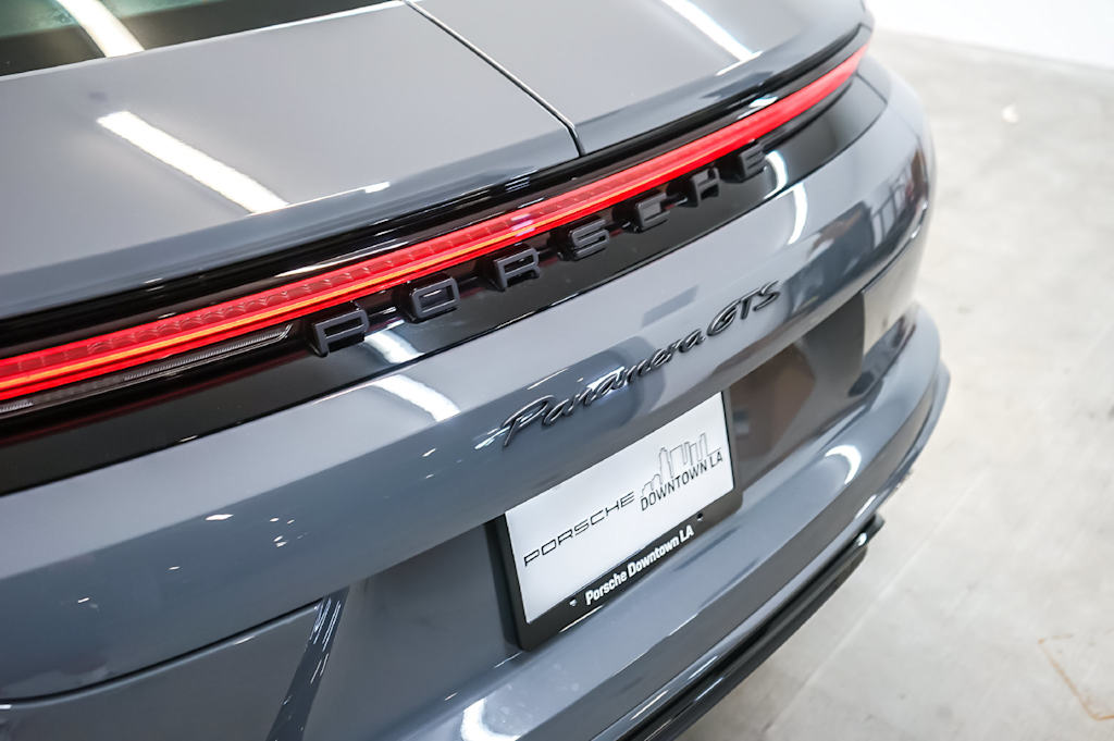 Thumbnail: 2026 Porsche Panamera - 23