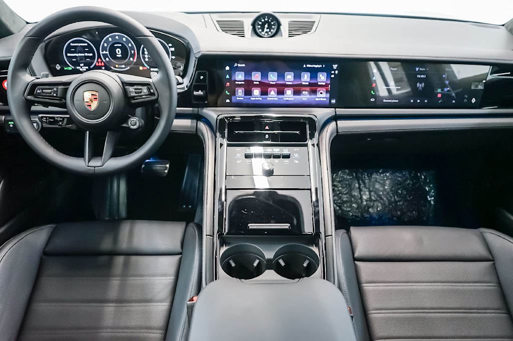 Thumbnail: 2026 Porsche Panamera - 8