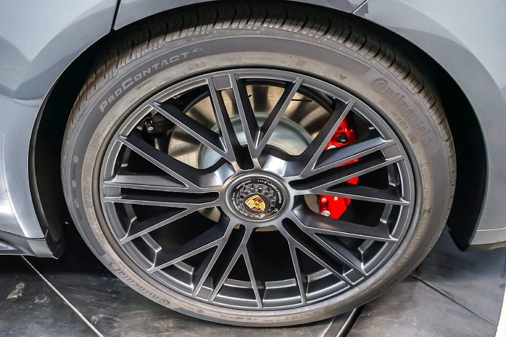Thumbnail: 2026 Porsche Panamera - 7