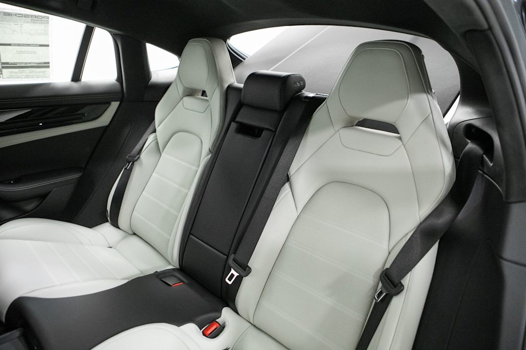 Thumbnail: 2026 Porsche Panamera - 37