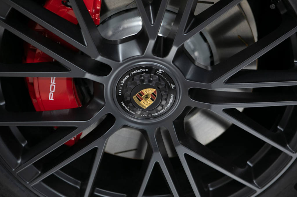 Thumbnail: 2026 Porsche Panamera - 18