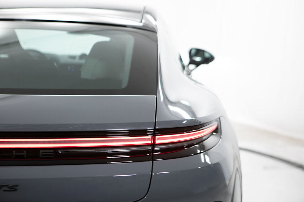 Thumbnail: 2026 Porsche Panamera - 25