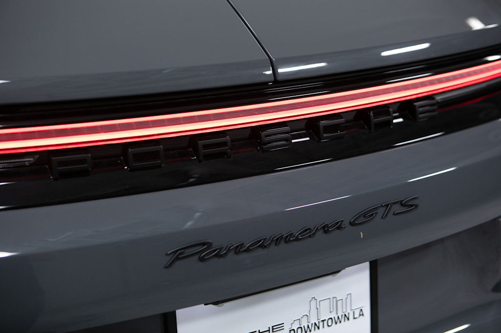 Thumbnail: 2026 Porsche Panamera - 23