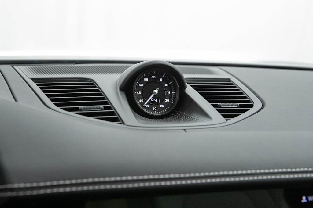 Thumbnail: 2026 Porsche Panamera - 33