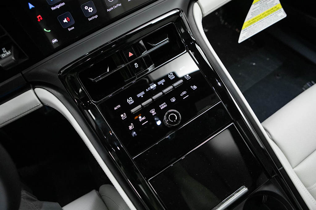 Thumbnail: 2026 Porsche Panamera - 10