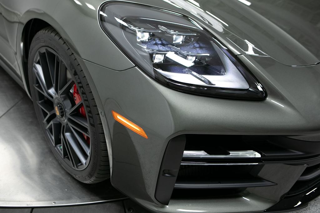 Thumbnail: 2026 Porsche Panamera - 18