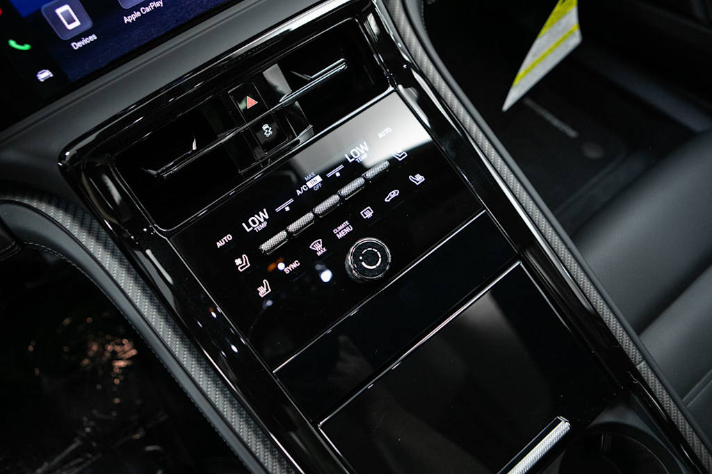 Thumbnail: 2026 Porsche Panamera - 30