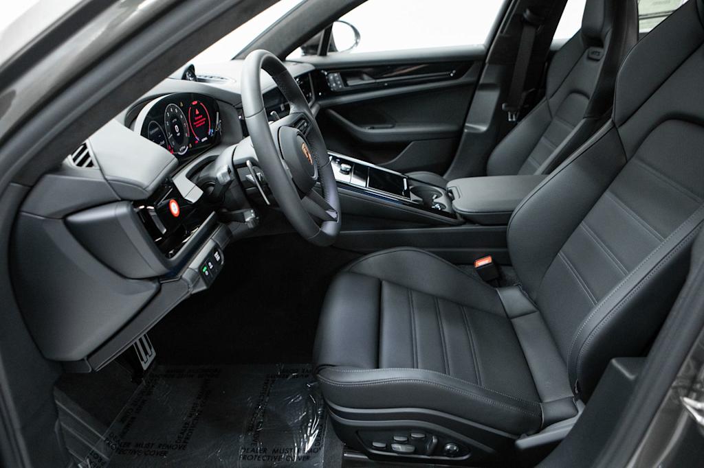 Thumbnail: 2026 Porsche Panamera - 7