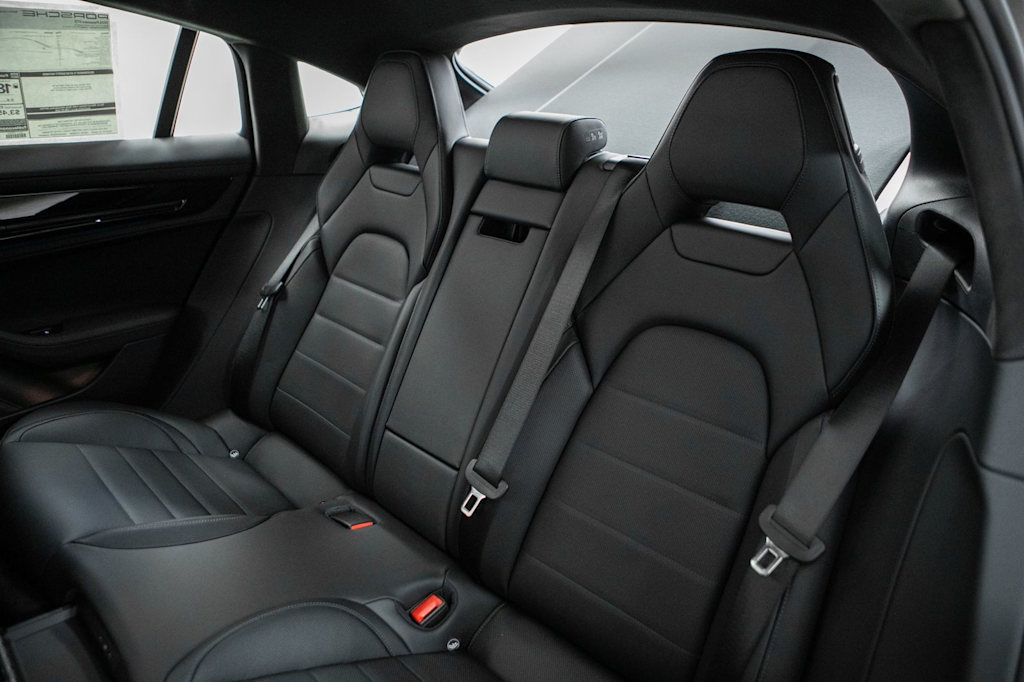 Thumbnail: 2026 Porsche Panamera - 37