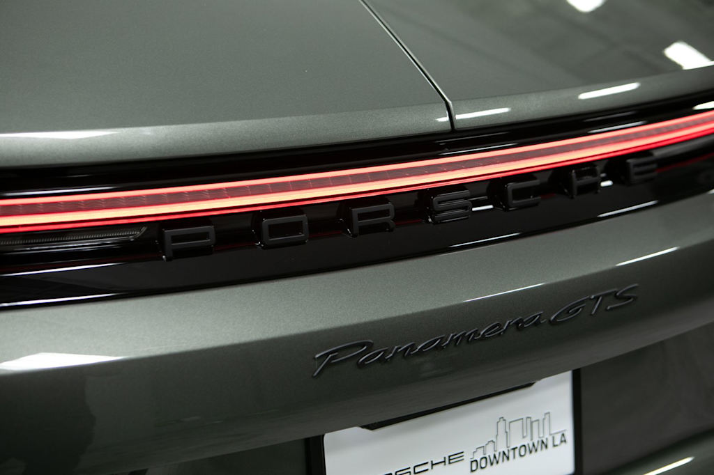 Thumbnail: 2026 Porsche Panamera - 23