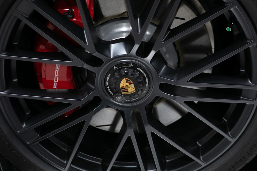 Thumbnail: 2026 Porsche Panamera - 4