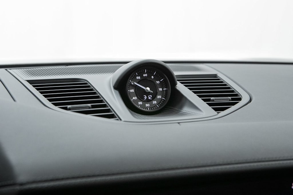 Thumbnail: 2026 Porsche Panamera - 33