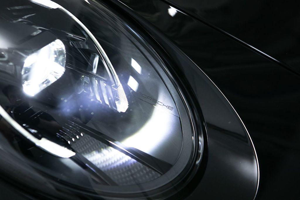 Thumbnail: 2026 Porsche 911 - 13