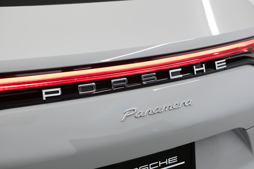 Thumbnail: 2023 Porsche Panamera - 34
