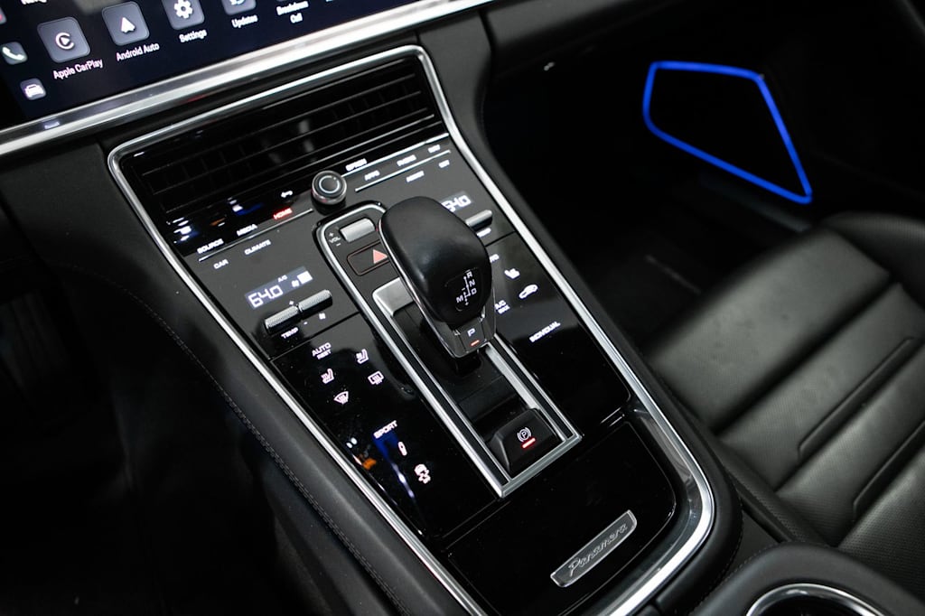 Thumbnail: 2023 Porsche Panamera - 12
