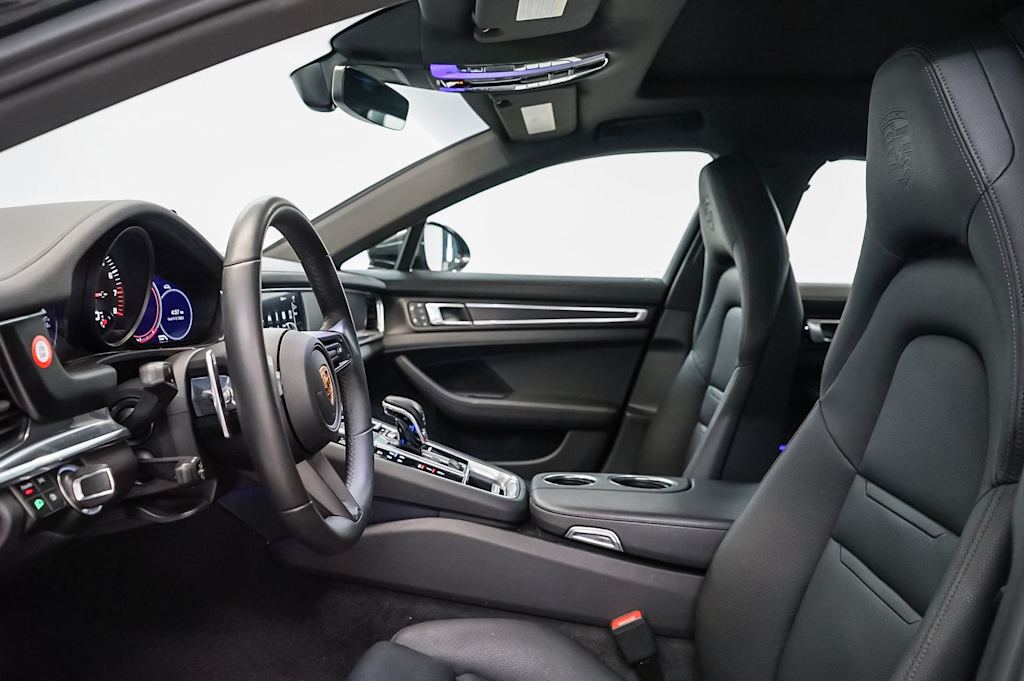 Thumbnail: 2023 Porsche Panamera - 25