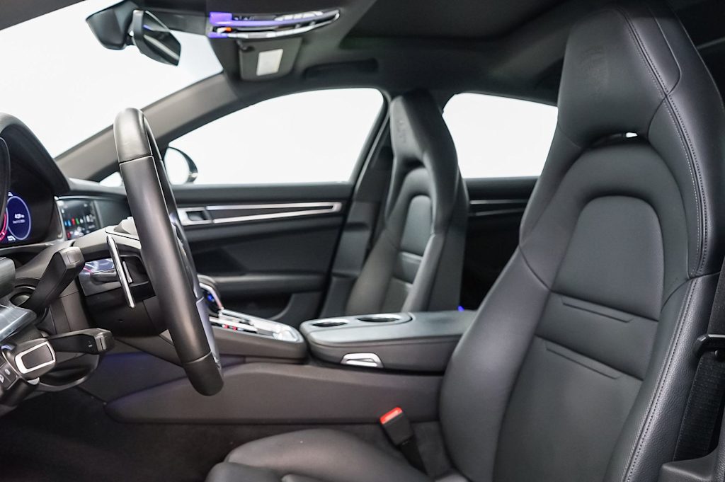 Thumbnail: 2023 Porsche Panamera - 10