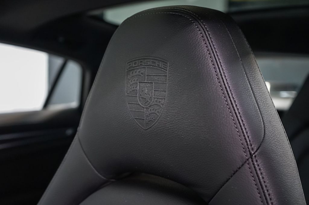 Thumbnail: 2023 Porsche Panamera - 30