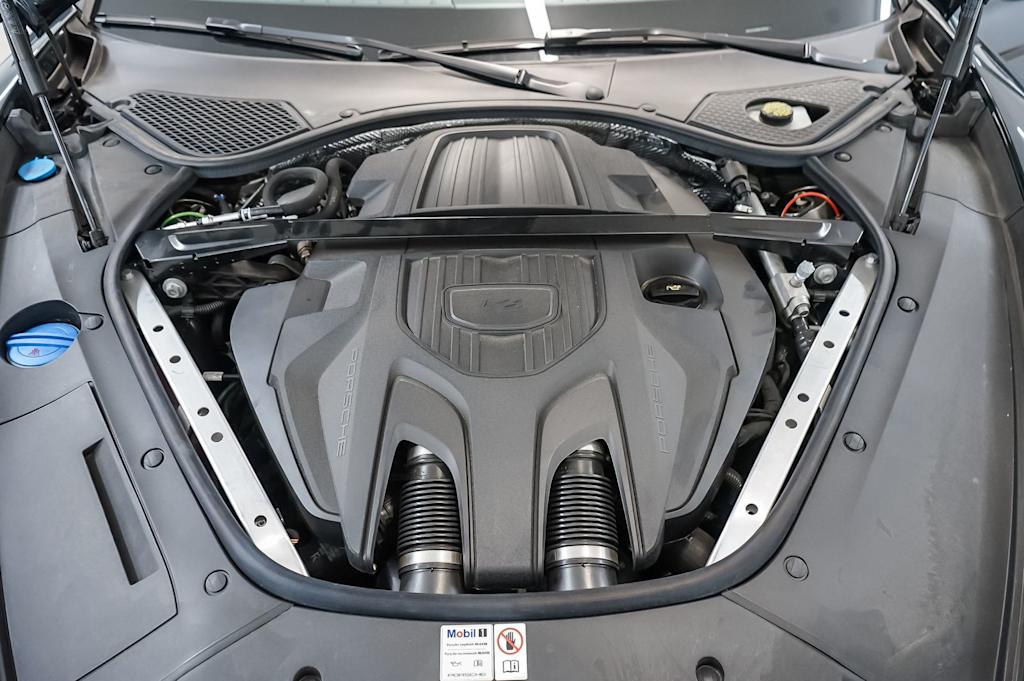 Thumbnail: 2023 Porsche Panamera - 32