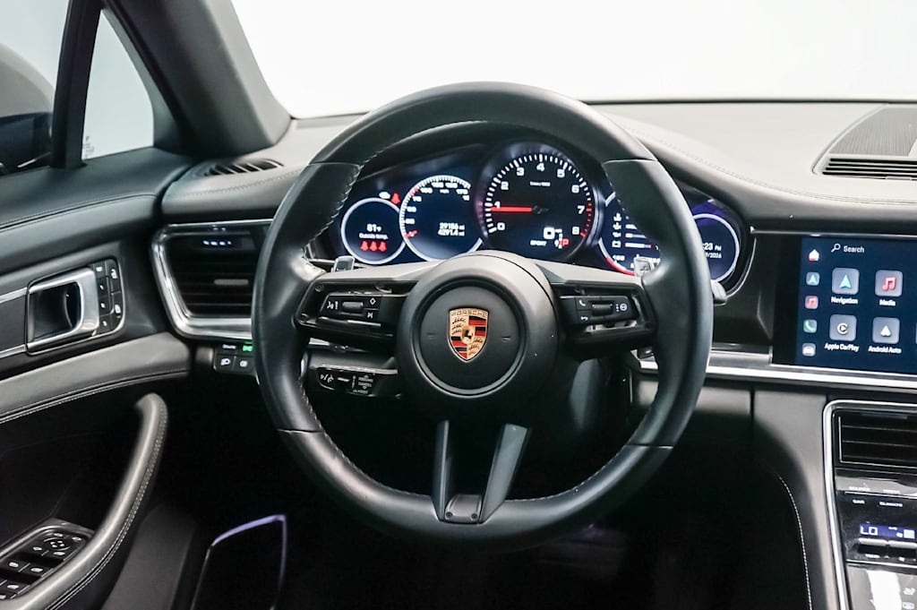Thumbnail: 2023 Porsche Panamera - 15