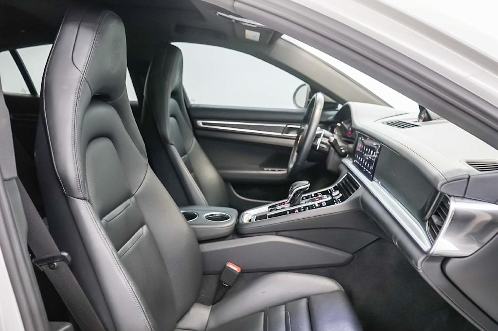 Thumbnail: 2023 Porsche Panamera - 12