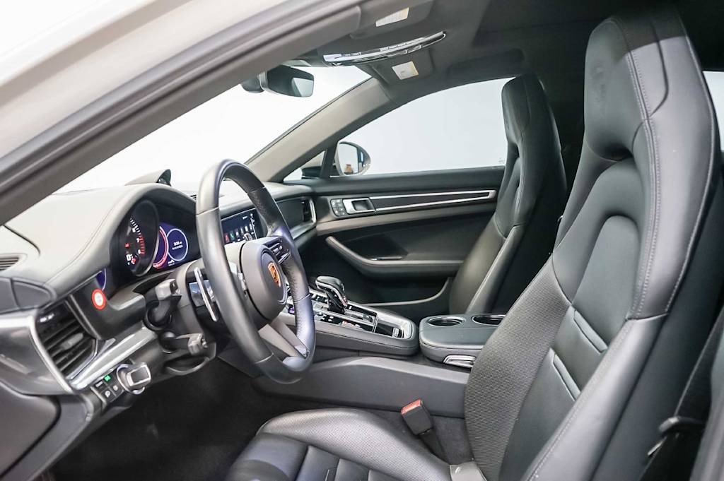 Thumbnail: 2023 Porsche Panamera - 28