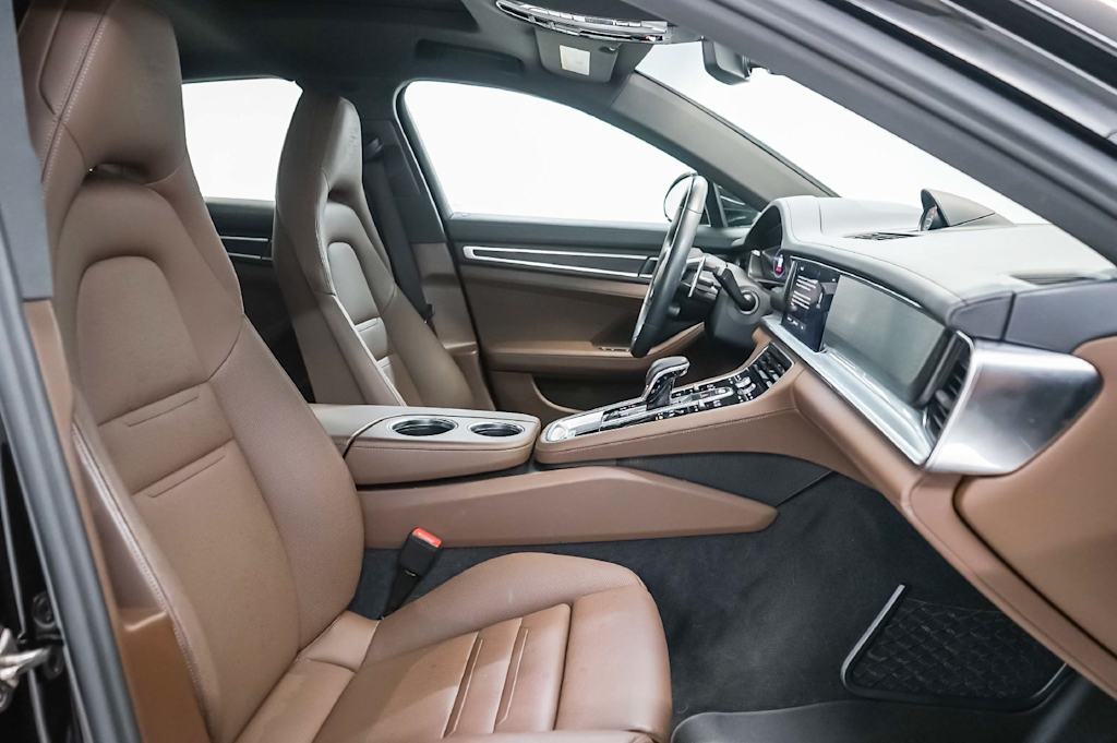 Thumbnail: 2023 Porsche Panamera - 12