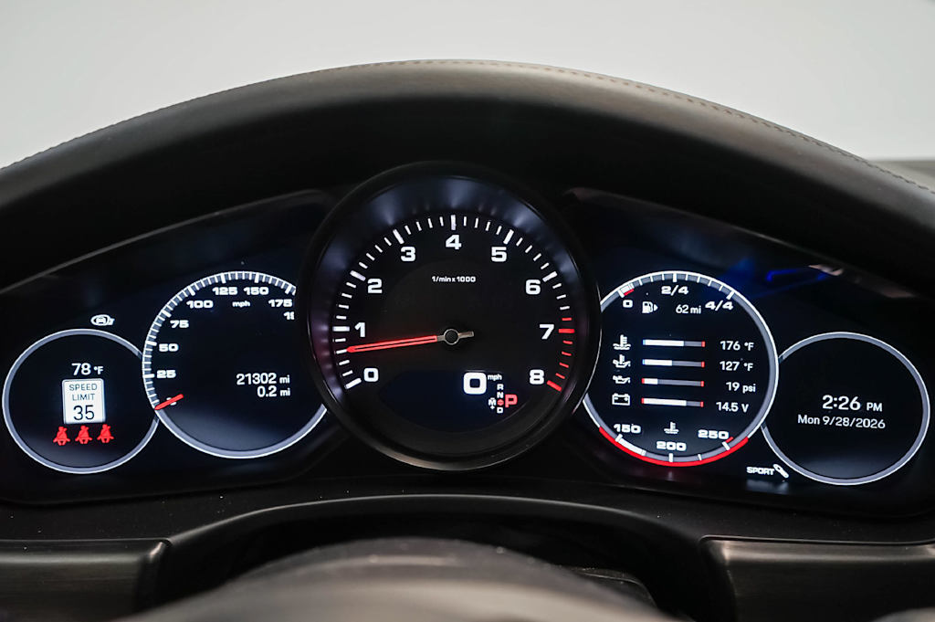 Thumbnail: 2023 Porsche Panamera - 18